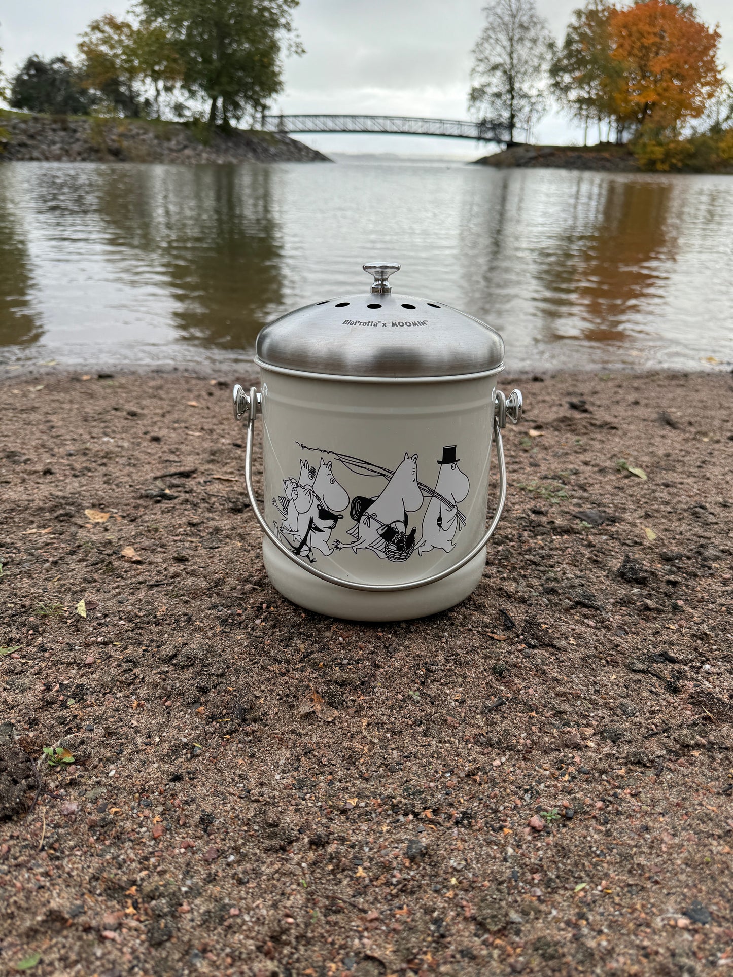 BioProffa X Moomin WASTE2LIFE "Beach Life" Biojäteastia 4 L, hiekka